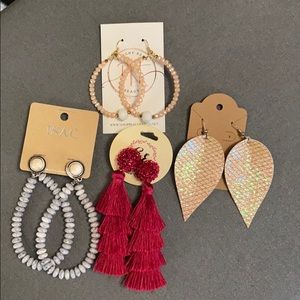 4 pairs of earrings. Brand New.